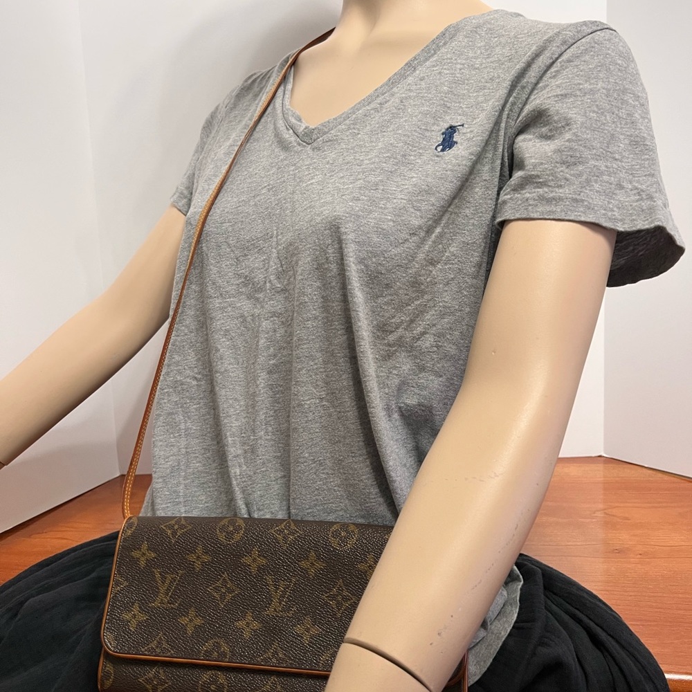 Authentic Louis Vuitton Twin GM Bag - Picture 4 of 12